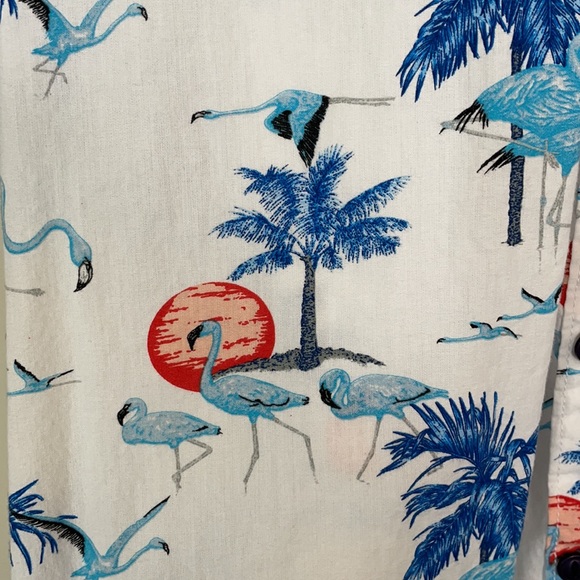 Shirt size Medium - Picture 2 of 3